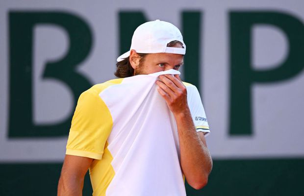 L-au jefuit pe jucătorul care tocmai câștigase lupta cu depresia » Pagubă de 600.000 de euro