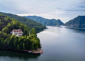 Hotel Valea cu Pești Transfăgărășan: Oază de Relaxare în Inima Naturii