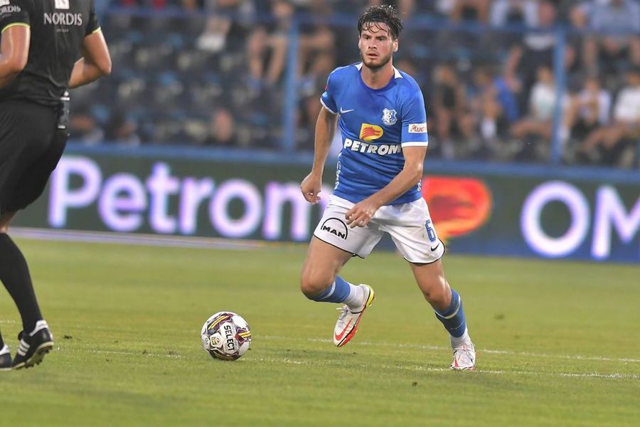 Tudor Băluță în tricoul Farului / Foto: Imago Images Tudor Băluță a revenit în Superliga: clubul din play-off a anunțat mutarea într-un mod inedit