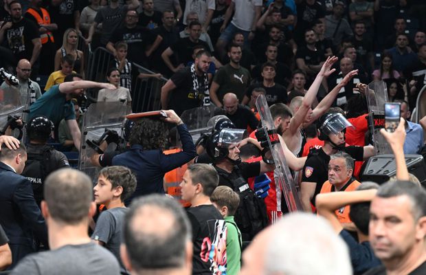 Haos la derby-ul Partizan – Steaua Roșie! Scene reprobabile: meciul a fost abandonat și sârbii au anunțat campioana