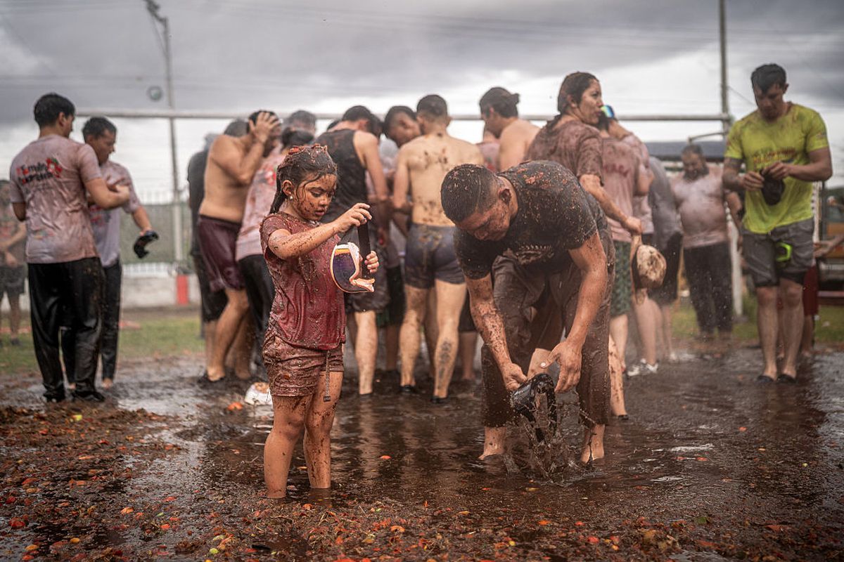 Au deschis stadionul pentru cel mai nebun festival din lume! Tradiția împrumutată din Spania, dusă la alt nivel
