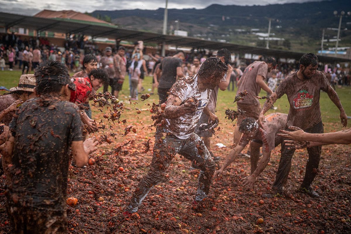 Au deschis stadionul pentru cel mai nebun festival din lume! Tradiția împrumutată din Spania, dusă la alt nivel