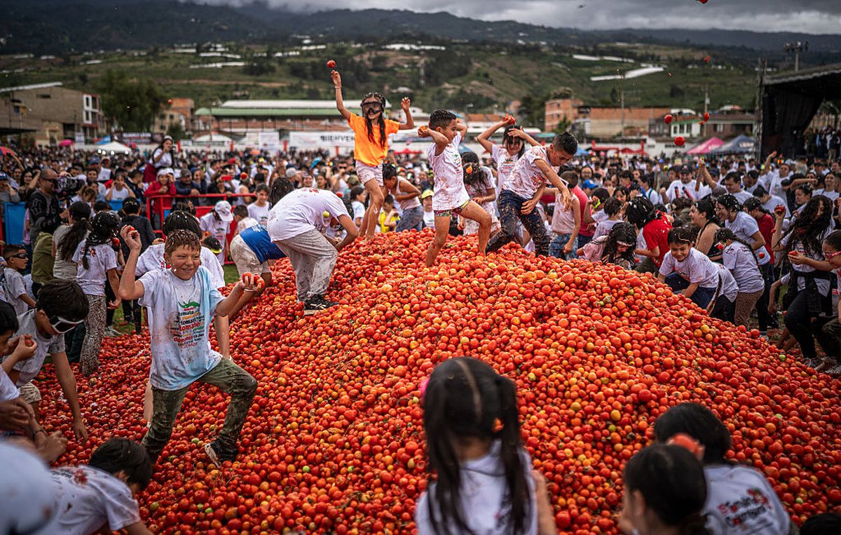 Au deschis stadionul pentru cel mai nebun festival din lume! Tradiția împrumutată din Spania, dusă la alt nivel