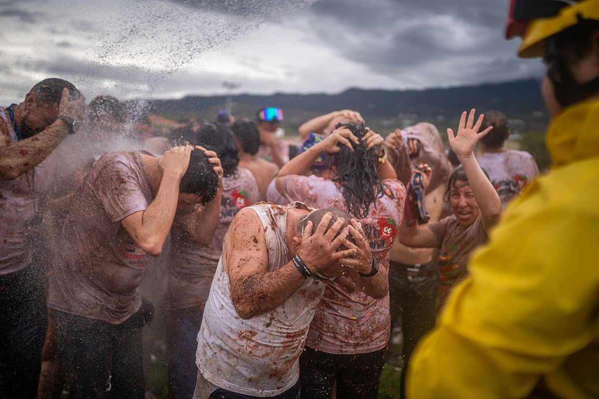 Au deschis stadionul pentru cel mai nebun festival din lume! Tradiția împrumutată din Spania, dusă la alt nivel