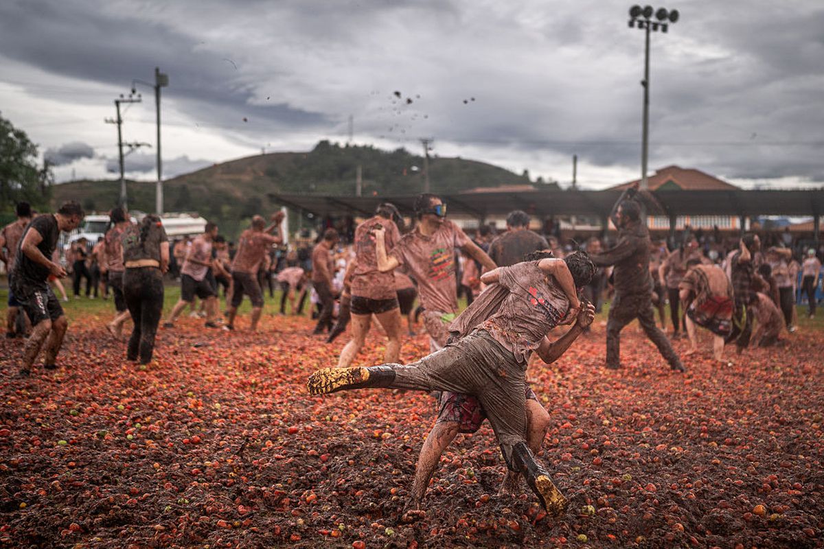 Au deschis stadionul pentru cel mai nebun festival din lume! Tradiția împrumutată din Spania, dusă la alt nivel