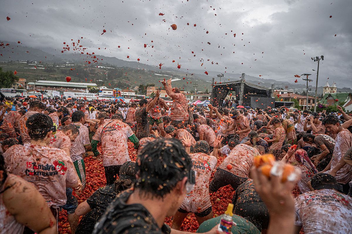 Au deschis stadionul pentru cel mai nebun festival din lume! Tradiția împrumutată din Spania, dusă la alt nivel