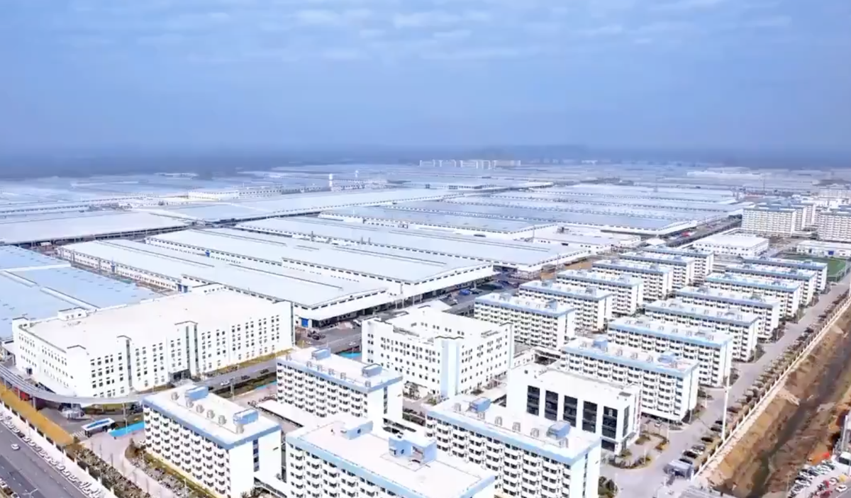 BYD construiește o fabrică gigant în China