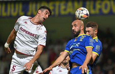 Era pe picior de plecare, dar s-a răzgândit și a semnat prelungirea cu echipa din Superliga » Urmează alte noi prelungiri