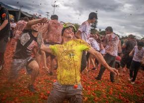 Au deschis stadionul pentru cel mai nebun festival din lume! Tradiția împrumutată din Spania, dusă la alt nivel