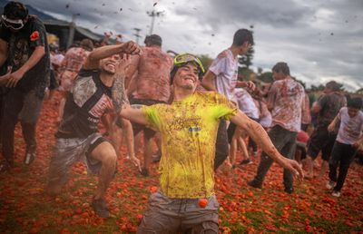 Au deschis stadionul pentru cel mai nebun festival din lume! Tradiția împrumutată din Spania, dusă la alt nivel