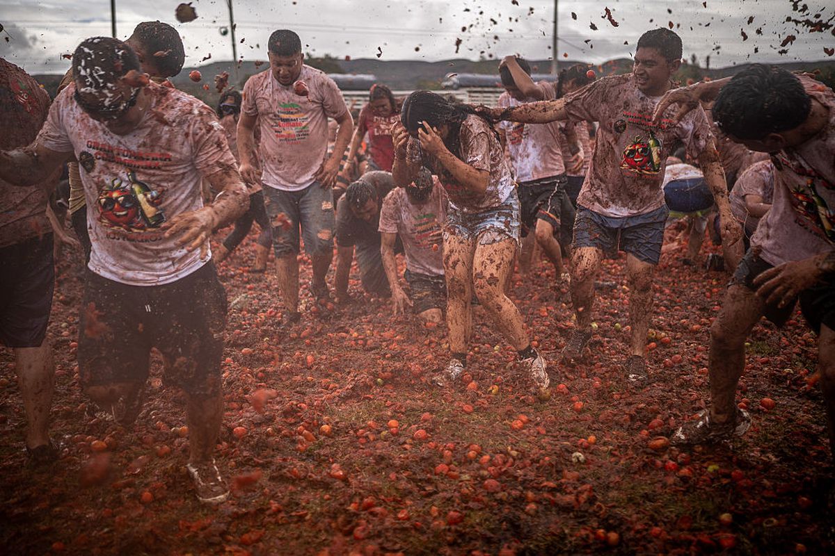 Au deschis stadionul pentru cel mai nebun festival din lume! Tradiția împrumutată din Spania, dusă la alt nivel