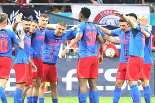 Unul dintre cei mai buni oameni de la FCSB riscă să-și piardă locul de titular: „Nu știu pe cine să aleg”