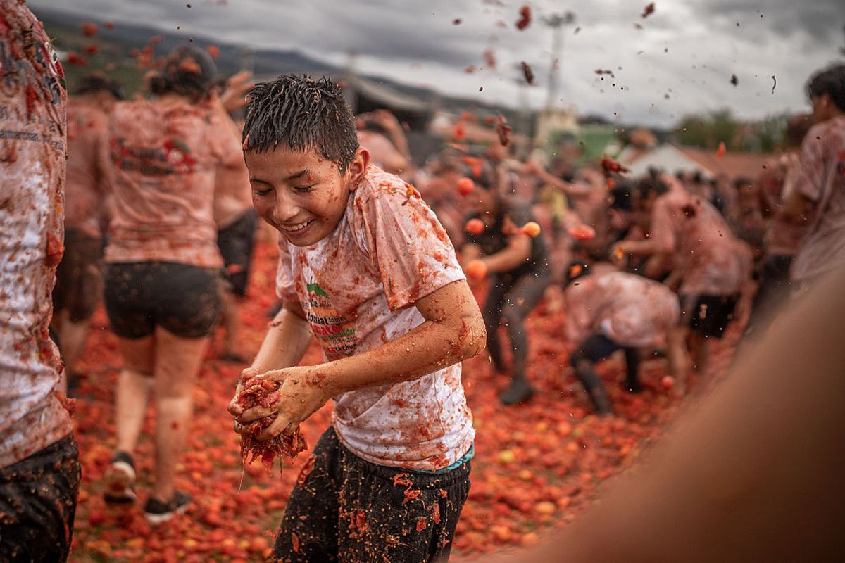 Au deschis stadionul pentru cel mai nebun festival din lume! Tradiția împrumutată din Spania, dusă la alt nivel