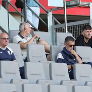 Oficialii FRF au urmărit din tribune antrenamentul oficial al României FOTO: Ionuţ Iordache (GSP)