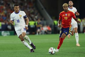 Incredibilul bilanț al lui Lamine Yamal contra lui Mbappe » Marca: „E coșmarul lui Kylian!”