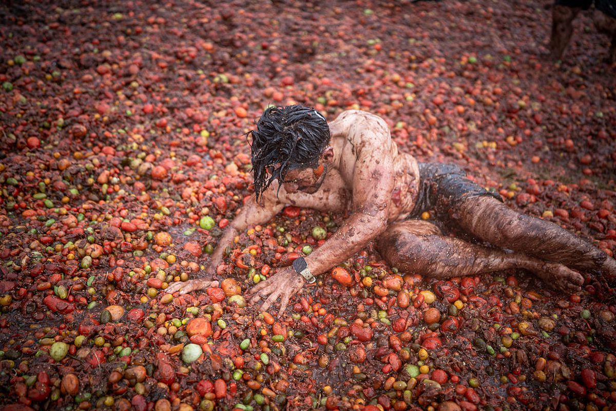 Au deschis stadionul pentru cel mai nebun festival din lume! Tradiția împrumutată din Spania, dusă la alt nivel