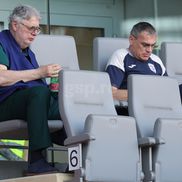 Oficialii FRF au urmărit din tribune antrenamentul oficial al României FOTO: Ionuţ Iordache (GSP)