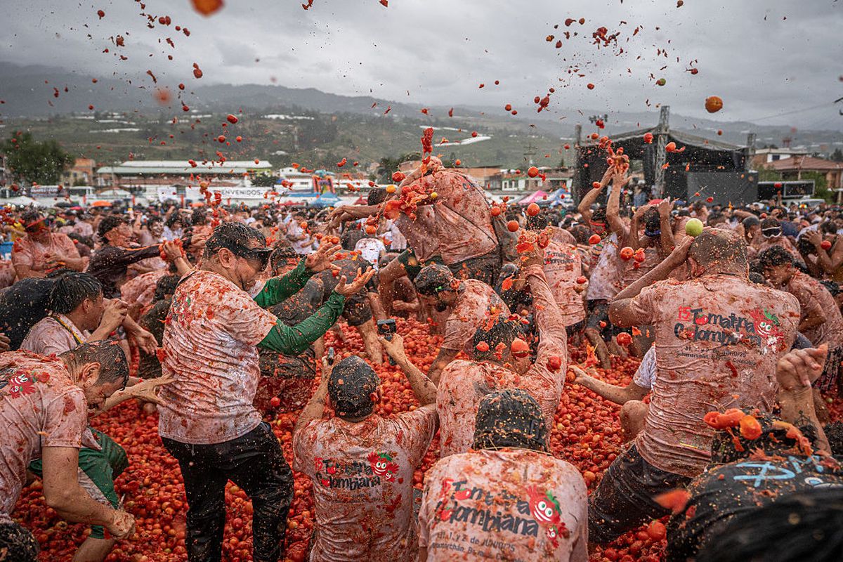 Au deschis stadionul pentru cel mai nebun festival din lume! Tradiția împrumutată din Spania, dusă la alt nivel