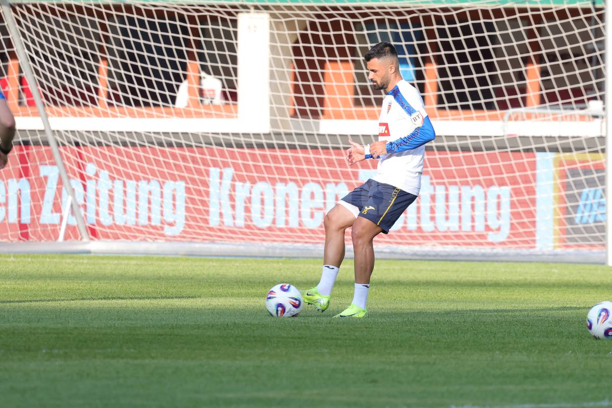 Mircea Lucescu, circumspect înaintea partidei cu Austria: „Să fim atenți!”