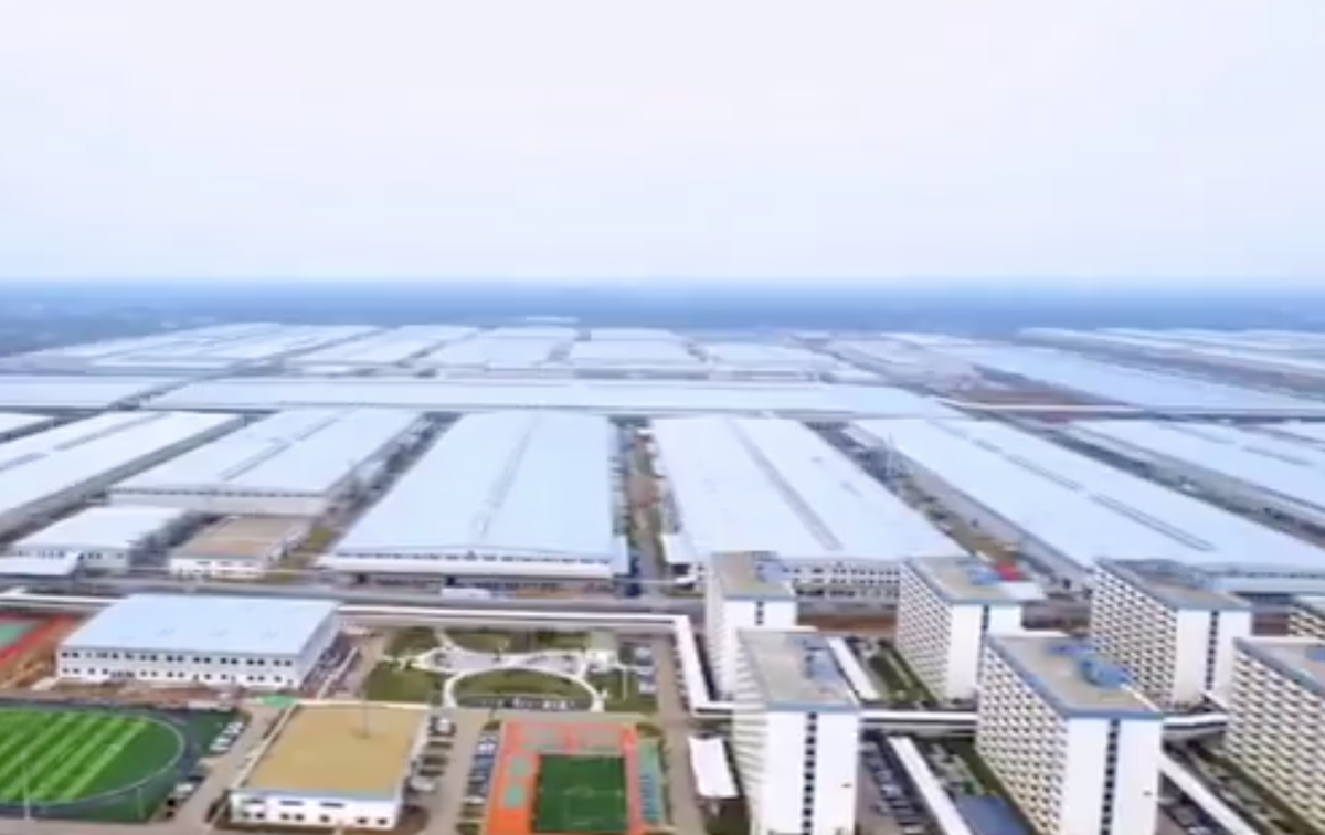 BYD construiește o fabrică gigant în China