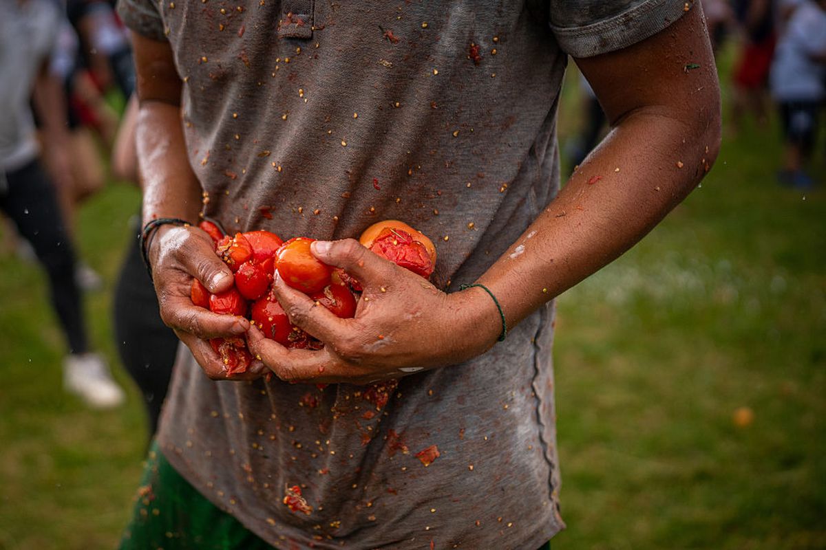 Au deschis stadionul pentru cel mai nebun festival din lume! Tradiția împrumutată din Spania, dusă la alt nivel