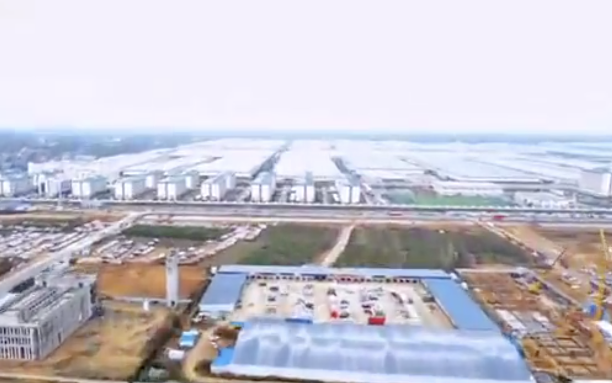 BYD construiește o fabrică gigant în China