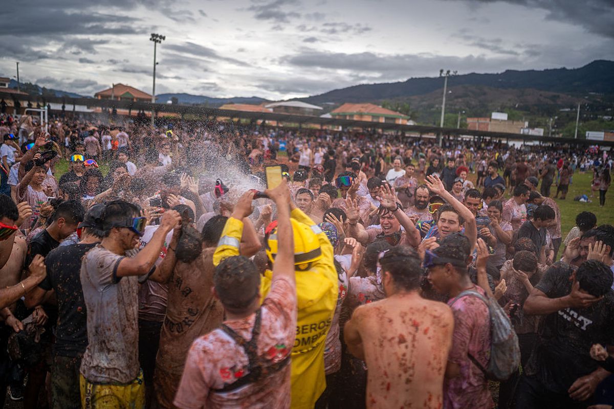 Au deschis stadionul pentru cel mai nebun festival din lume! Tradiția împrumutată din Spania, dusă la alt nivel