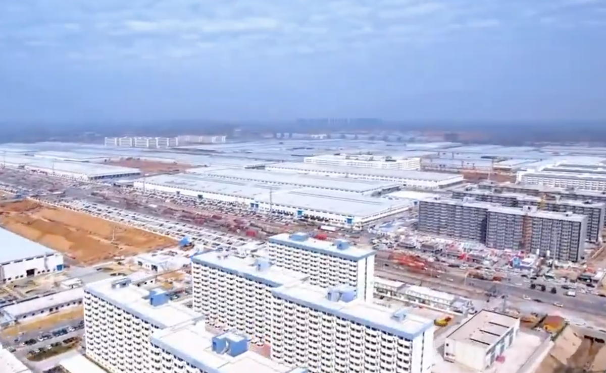 BYD construiește o fabrică gigant în China