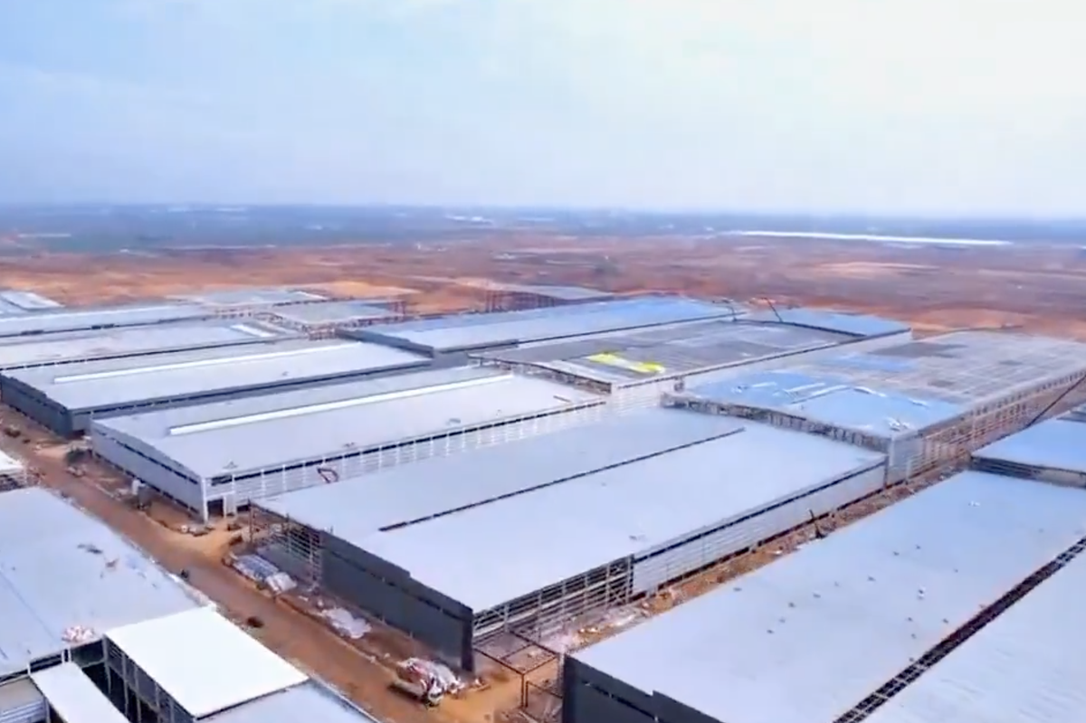 BYD construiește o fabrică gigant în China