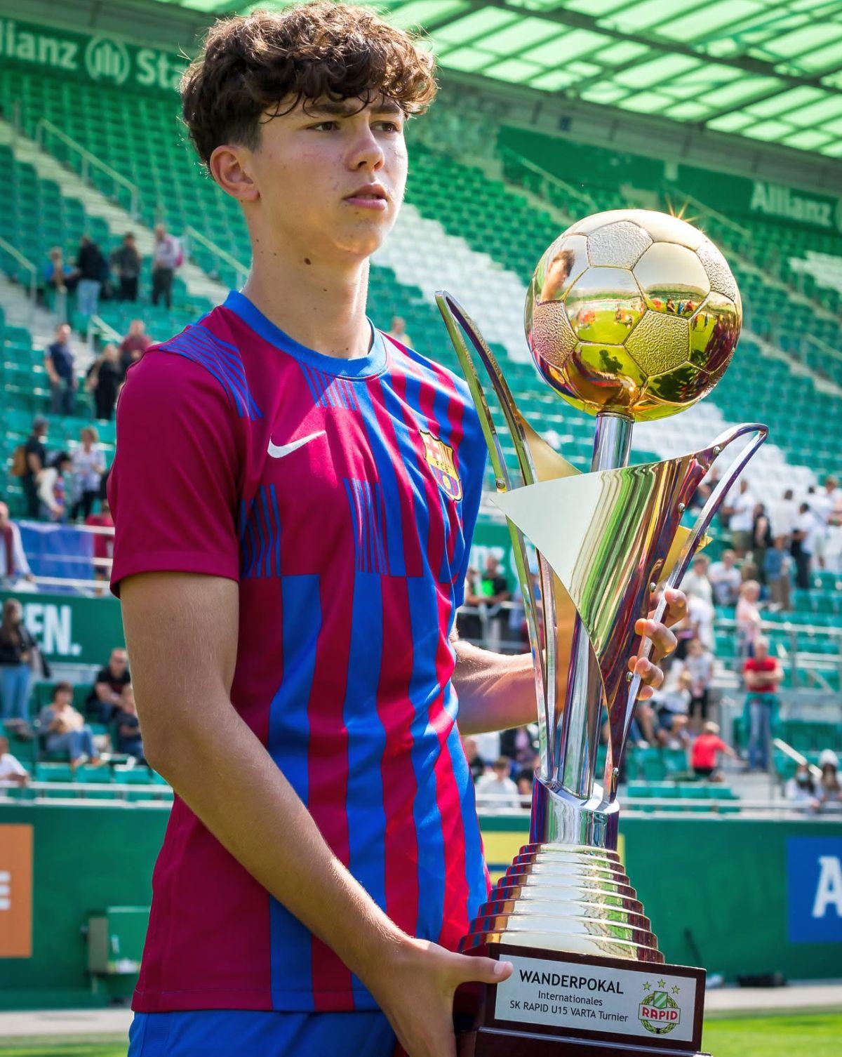 Ce fotbalist pierde FRF! A impresionat la Barcelona și tocmai a debutat în naționala altei țări: în 2022, evoluase în culorile României