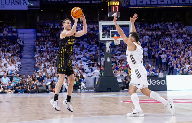 Surpriză imensă în baschet! După ce a jucat finala Euroligii, Real Madrid a fost eliminată în „sferturile” ligii spaniole