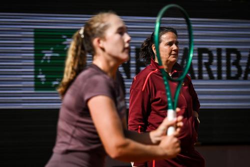 Mirra Andreeva și Conchita Martinez la un antrenament la Roland Garros FOTO Imago Iamges