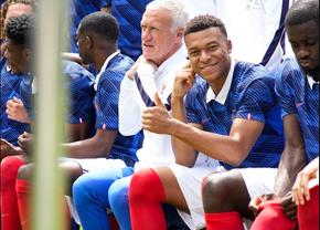 Mbappe, interviu-eveniment în cantonamentul Franței » Luat la întrebări de familie și de colegi: „Președintele Franței? Nu, eu sunt deja destul de urât!”