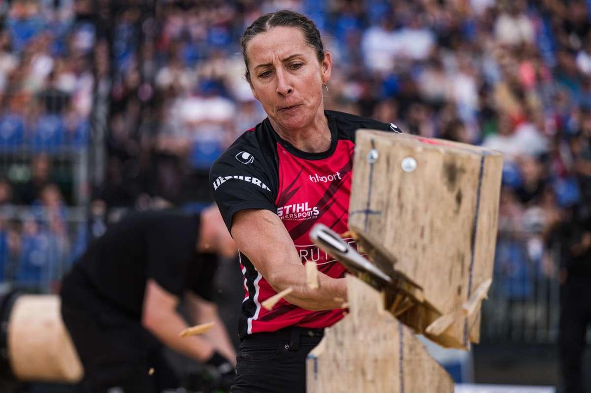 Cupa mondială feminină la tăiat lemne - Budapesta