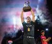 Zgomot de drujbe și lovituri perfecte de topor! Doar 6 titani au rezistat pe scena ridicată pe apă la Budapesta