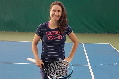 Monica Niculescu pe terenul de tenis