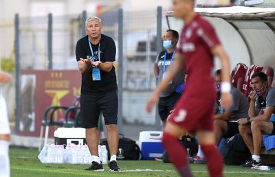 CFR CLUJ // Două rezultate slabe au dinamitat atmosfera în Gruia! Finanțatorul i-a anunțat pe jucători că vrea să-l schimbe pe Dan Petrescu