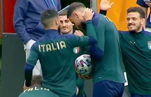 Scene ilare la antrenamentul Italiei: gigantul Donnarumma, „pedepsit” de micuțul Insigne