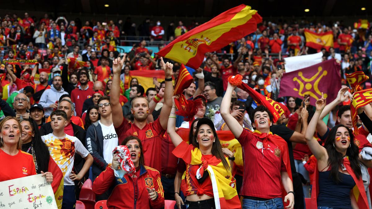 Sărbătoare pe Wembley! 54.000 de spectatori, soare după ploaie, mii de italieni și spanioli bucuroși