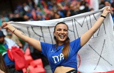 Sărbătoare pe Wembley! 54.000 de spectatori, soare după ploaie, mii de italieni și spanioli bucuroși