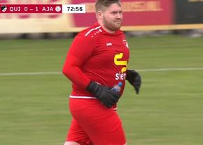 Ajax, chin cu amatori! N-au reușit să-i marcheze portarului XXL care a ajuns viral pe net