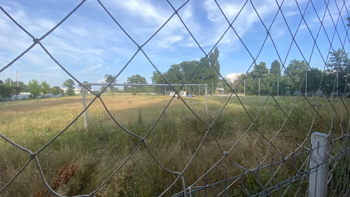 Baza sportivă inaugurată în 2020 de Firea a ajuns un DEZASTRU! Imagini deplorabile din Sectorul 3