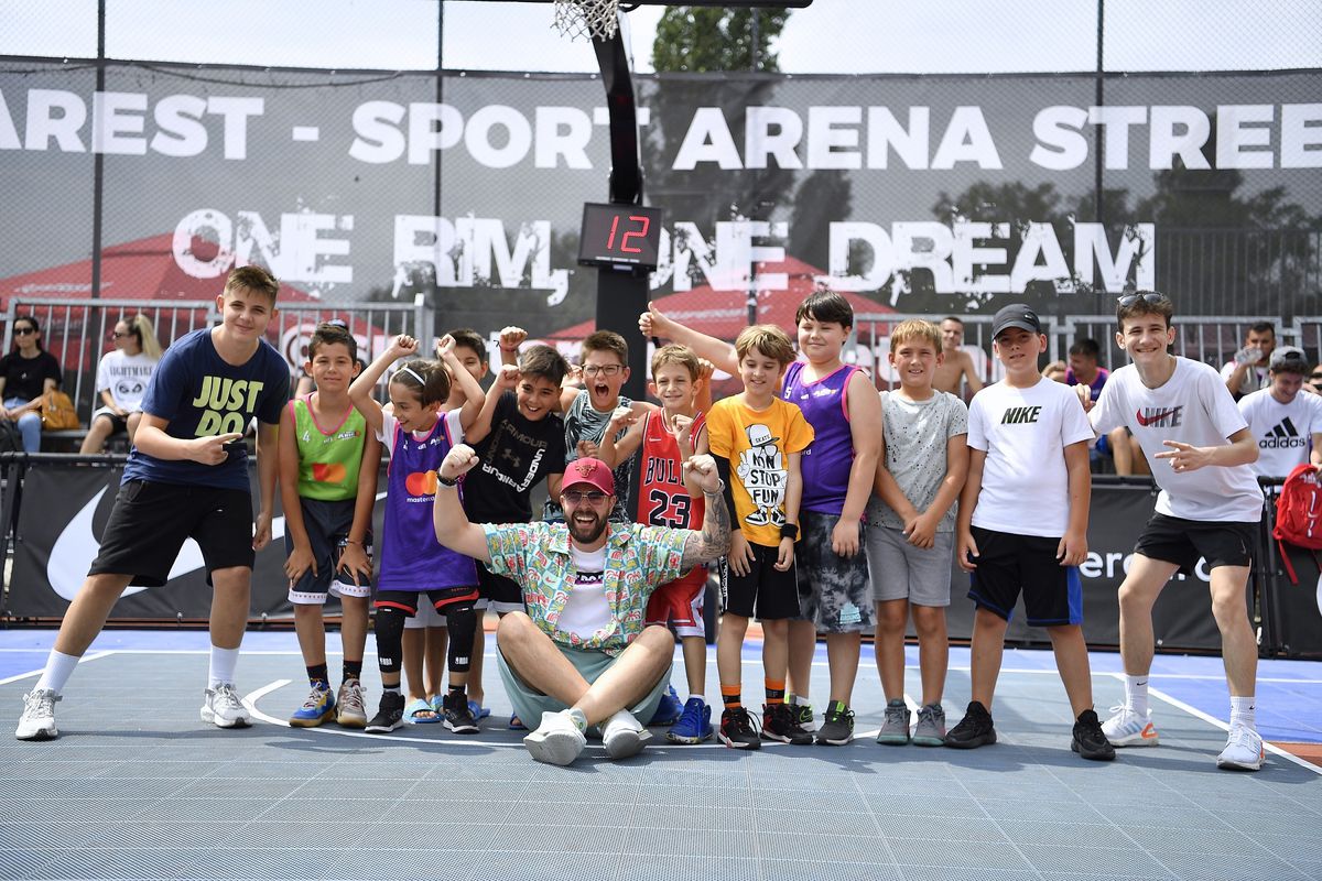 Speak a jucat baschet cu copiii la Sport Arena Streetball, în turneul-record cu 700 de participanți