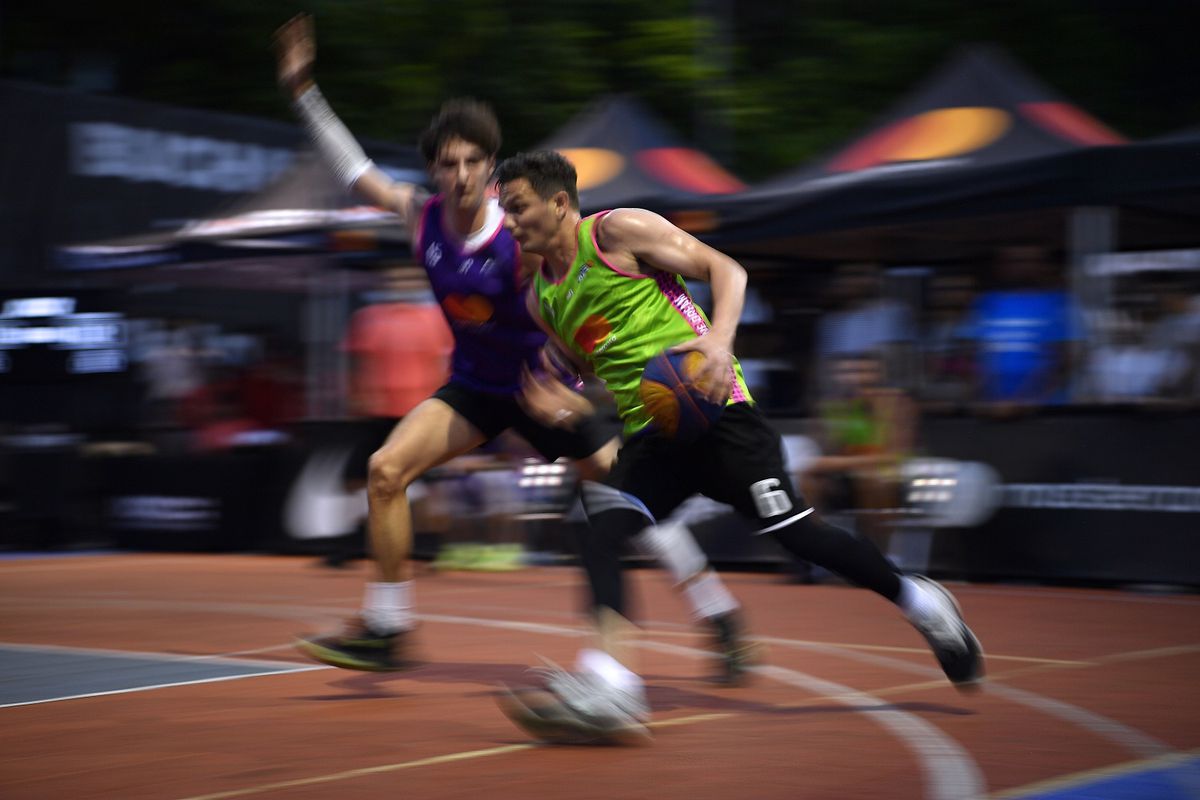 Speak a jucat baschet cu copiii la Sport Arena Streetball, în turneul-record cu 700 de participanți