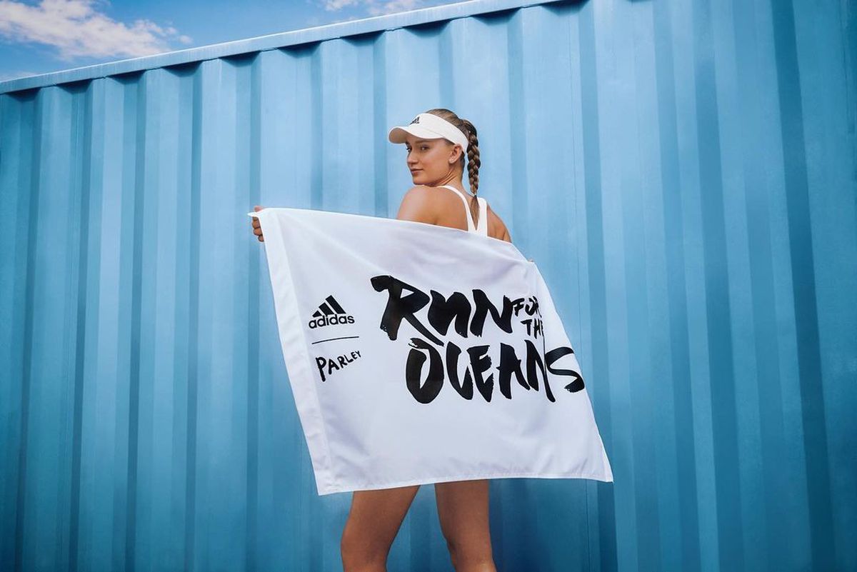 Cine e Elena Rybakina, următoarea adversară a Simonei Halep la Wimbledon » Putea fi interzisă la Londra!