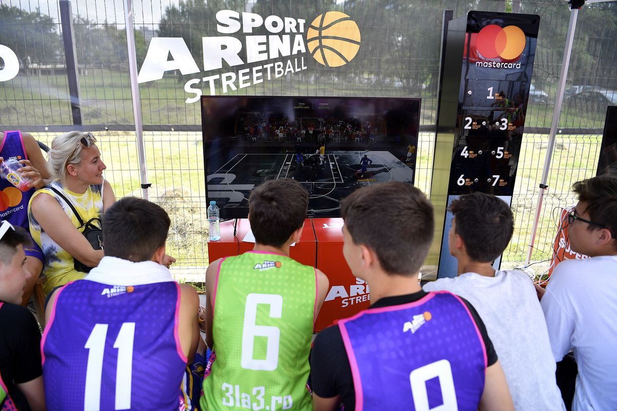 Speak a jucat baschet cu copiii la Sport Arena Streetball, în turneul-record cu 700 de participanți