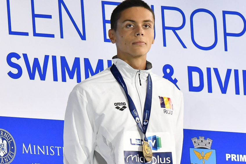 David Popovici (17 ani) a câștigat medalia de AUR la 200m liber în cadrul Europenelor de juniori desfășurate în Complexul de Natație din Otopeni. La finalul cursei, Popovici a spus că a fost impresionat de atmosfera din tribune.