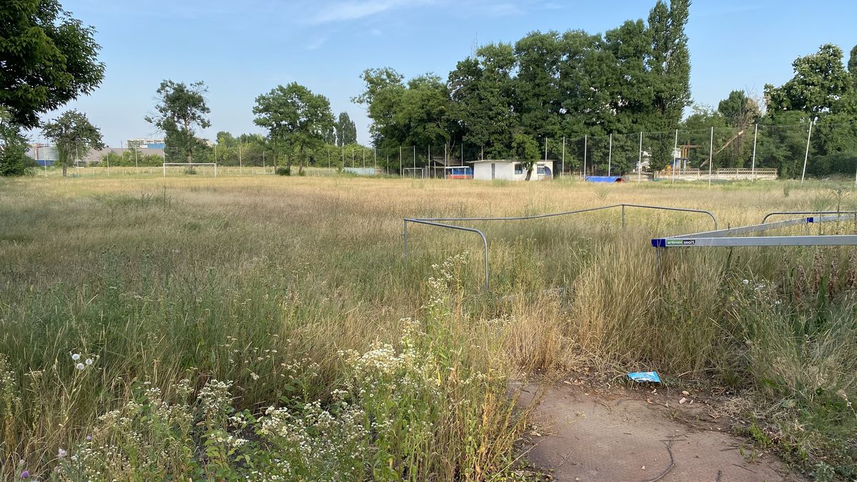 Baza sportivă inaugurată în 2020 de Firea a ajuns un DEZASTRU! Imagini deplorabile din Sectorul 3