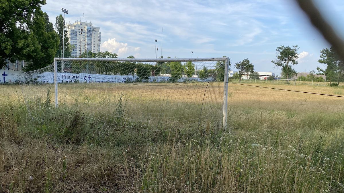 Baza sportivă inaugurată în 2020 de Firea a ajuns un DEZASTRU! Imagini deplorabile din Sectorul 3