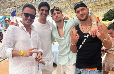 După întâlnirea Alibec - De Bruyne, vedetele naționalei s-au pozat cu un alt star din fotbalul mondial: au petrecut împreună la Cannes